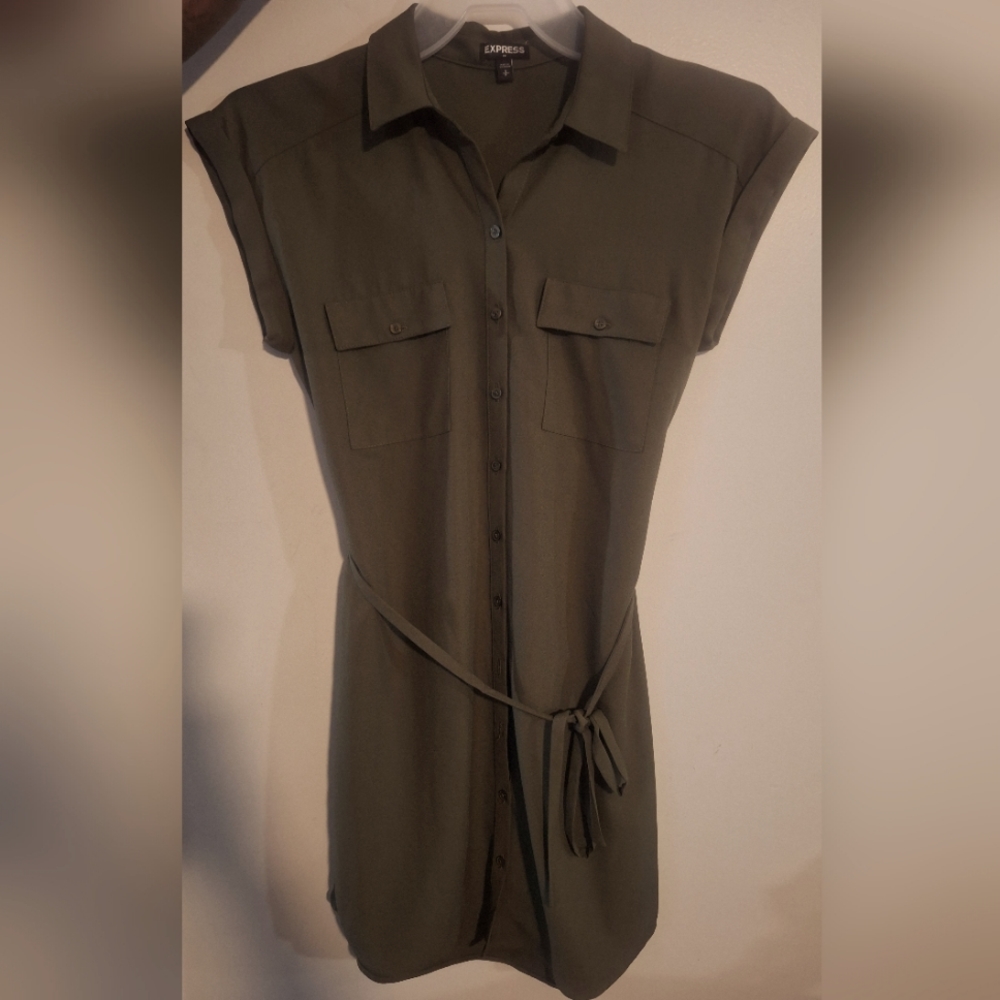 Cute Express sleeveless dress- tie/belt- NWOT- Sz small
